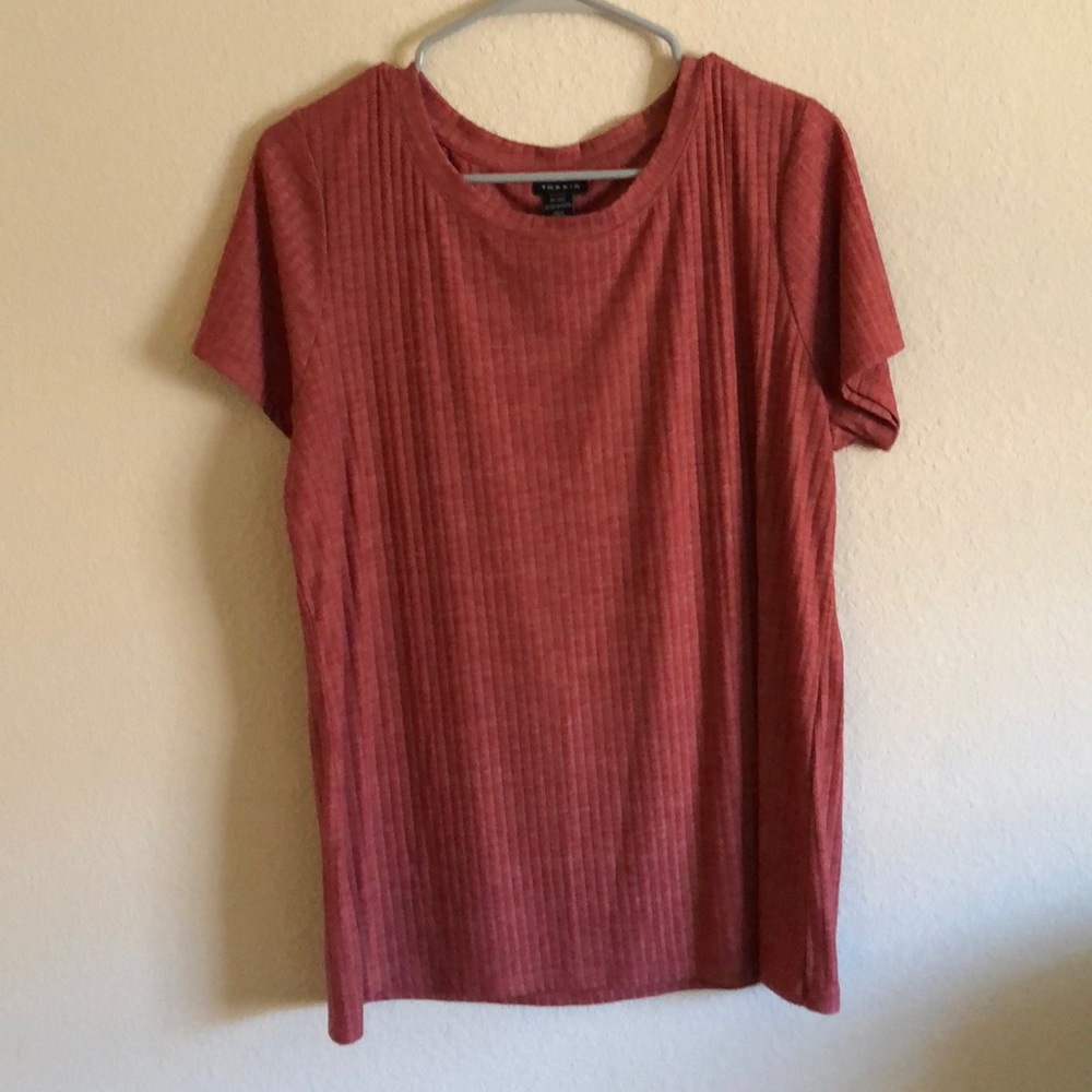 Fitted tee